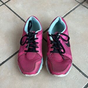 Nike running shoes size 8